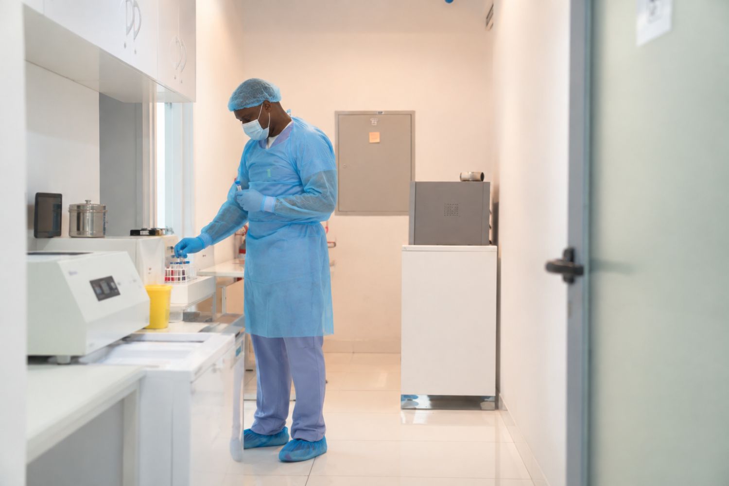 Veterinary isolation ward for contagious pets at Alpha Vet Clinic in Dubai